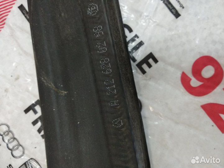 Уплотнитель капота Mercedes-Benz E-Class W212