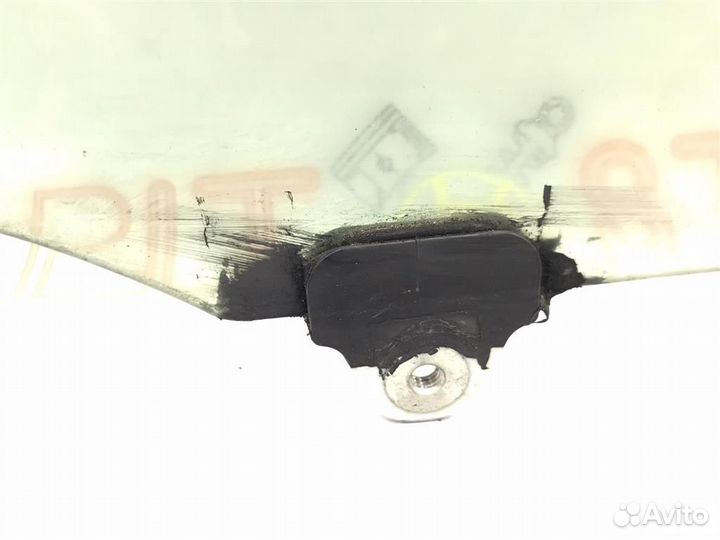 Стекло двери переднее правое Honda Insight (ZE2)