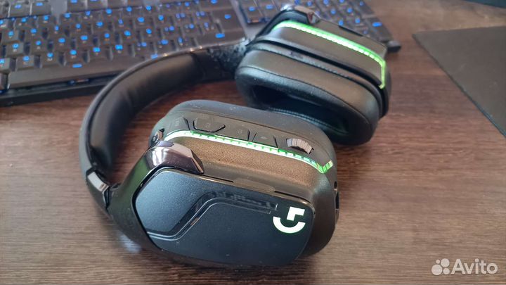 Беспроводные наушники Logitech G935