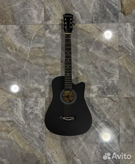 Акустическая гитара