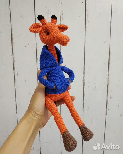 Вязаная игрушка Жираф