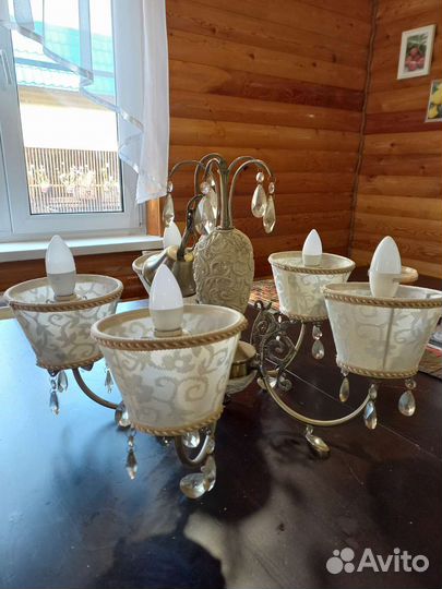 Люстра в идеальном состоянии