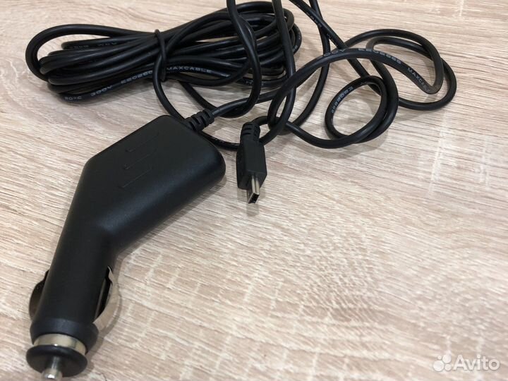 Крепление и зарядное устройства для регистратора