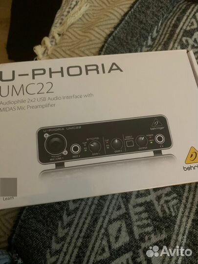 Звуковая карта Behringer UMC22
