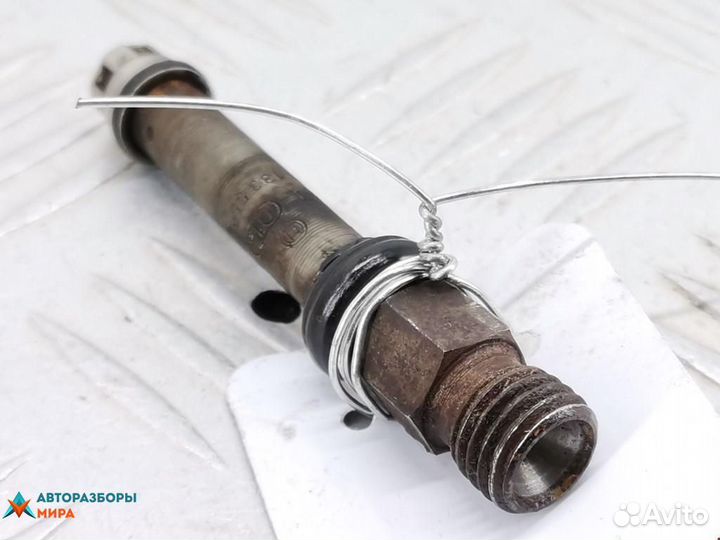 Форсунка Volkswagen Golf 1987 049133551A