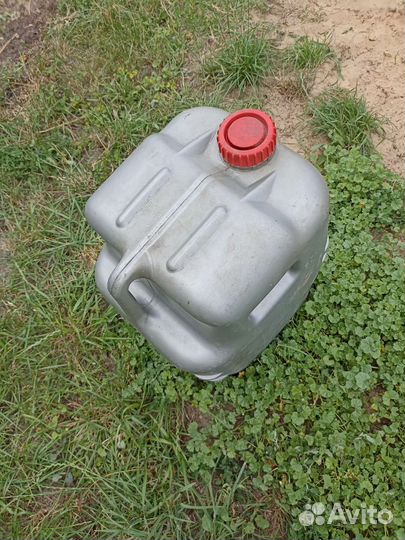 Ëмкости для гсм бу в хорошем сост.из под масла