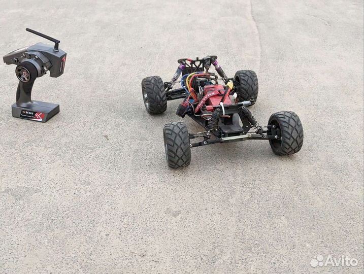 Машина на радиоуправлении 1 10