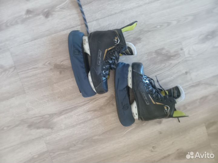 Хоккейные коньки bauer36. 5