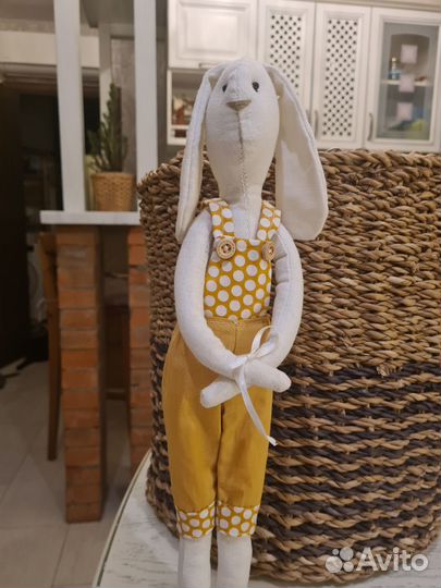 Заяц интерьерный