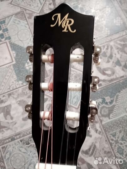 Акустическая гитара