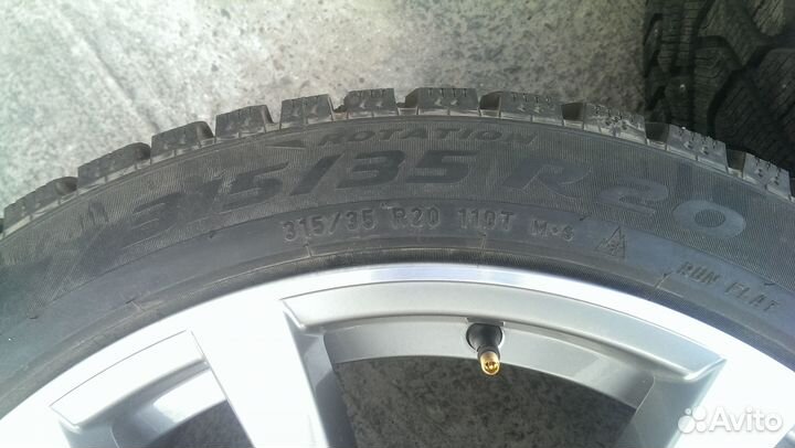 Pirelli Ice Zero 315/35 R20 110T