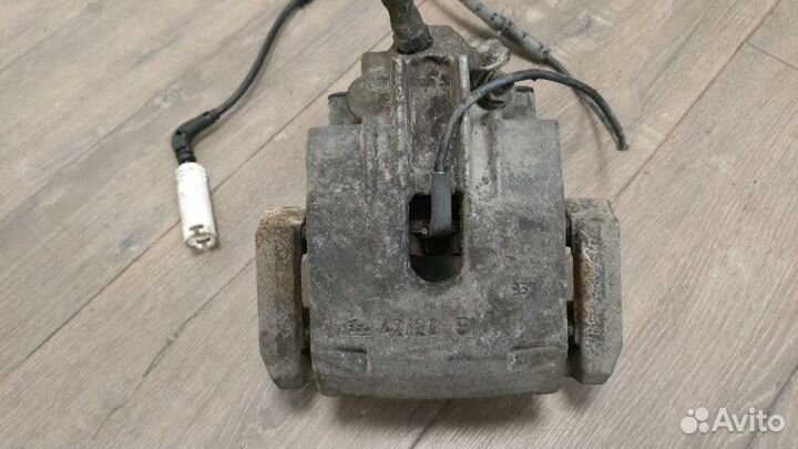 Суппорт тормозной задний правый Bmw 530 D E61 M57N