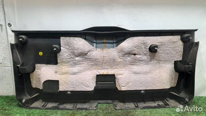 Обшивка крышки багажника Audi A3 8P 1.6 BSE (102