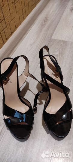 Босоножки женские