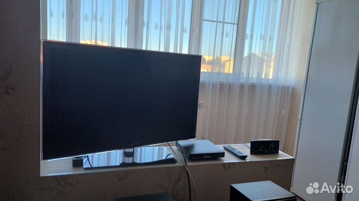 Телевизор Samsung UE37D5500
