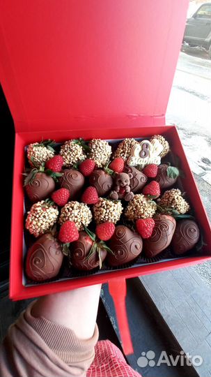 Клубника в шоколаде букеты, наборы