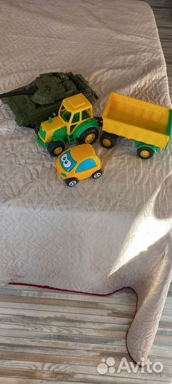 Трактор, танк, машинка пакетом