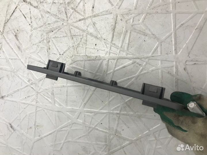 Крышка тумбы сидения Mercedes Sprinter W906