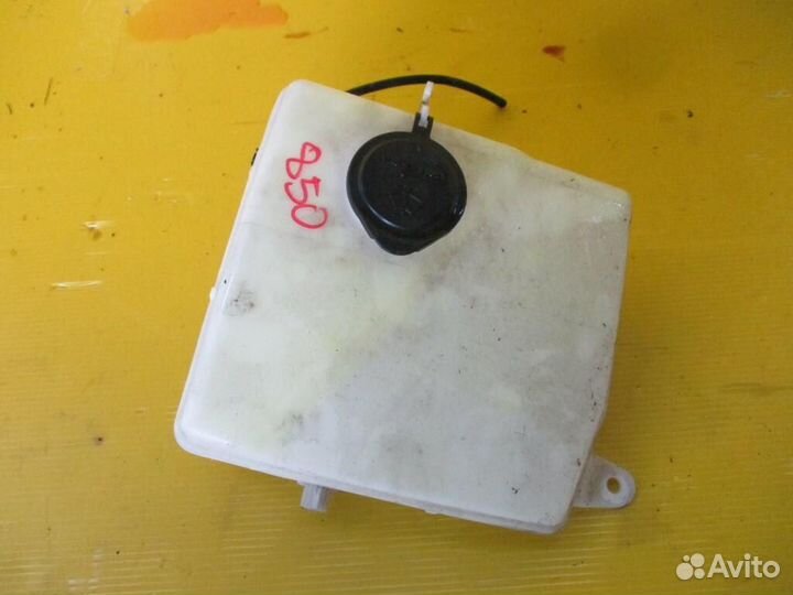 Бачок стеклоомывателя