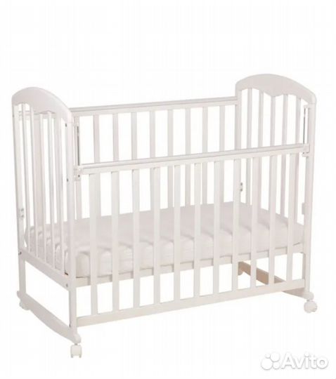 Детская кроватка с матрасом