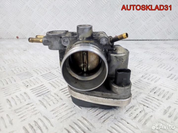 Заслонка дроссельная VW Passat B5+ 06B133062L
