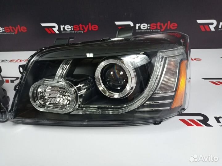 Фары Toyota Kluger XU20/Highlander XU20 S2208
