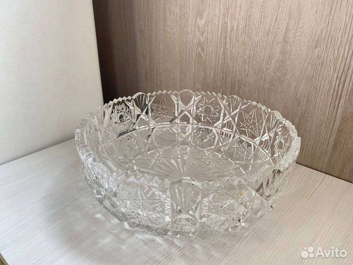 Большая хрустальная ваза