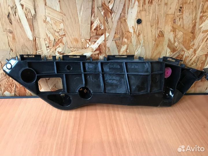 Крепления бампера переднего Toyota RAV4 XA40 2013