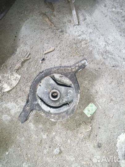 Подушка двигателя nissan cube z10