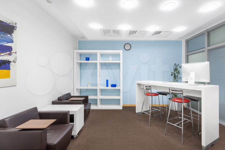 Офис, 23 м², с готовой отделкой и мебелью