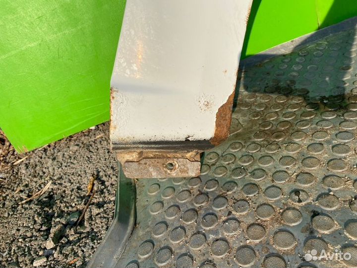 Крыло переднее правое Renault Logan K7JA710 2011