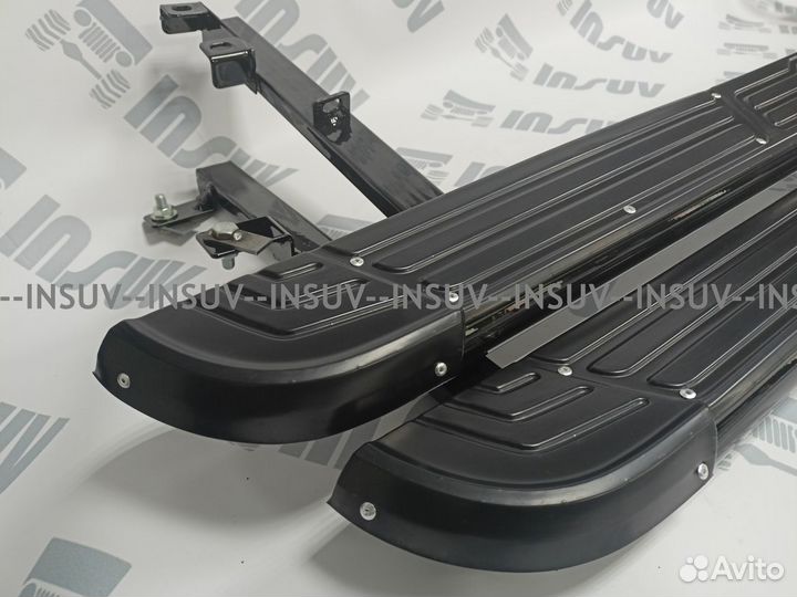 Пороги на Шевроле Ниву с пластиковой накладкой