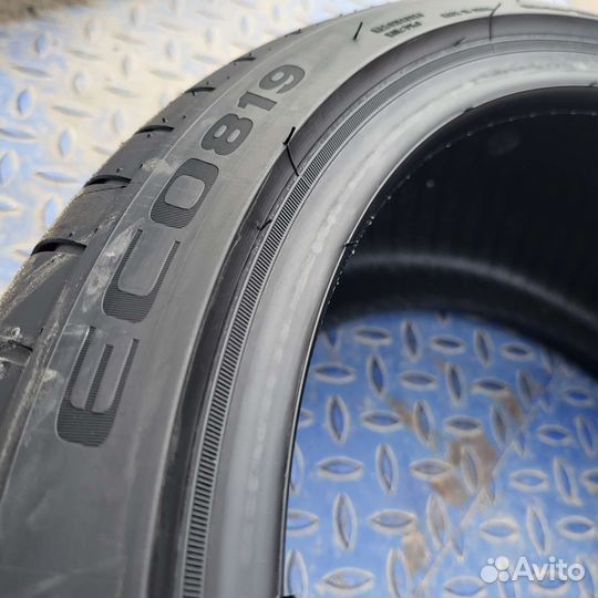 Three-A Eco819 235/45 R17 97W