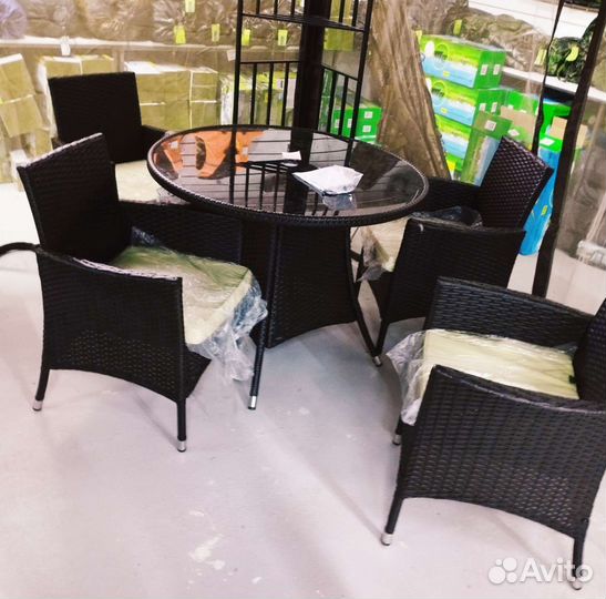 Комплект мебели стол+4стул для дачи