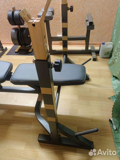 Скамья для жима со стойками