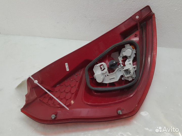 Фонарь задний правый Ford Fiesta