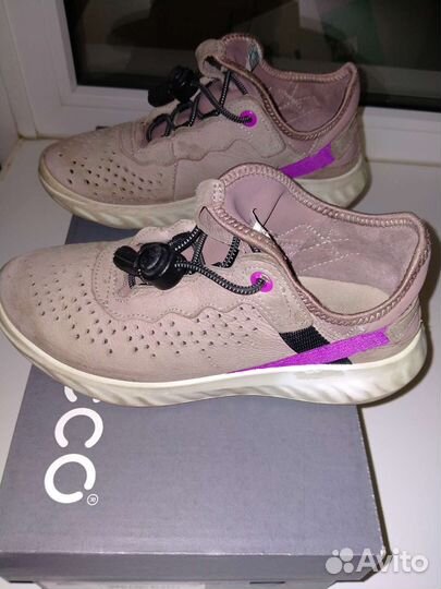 Кроссовки для девочки