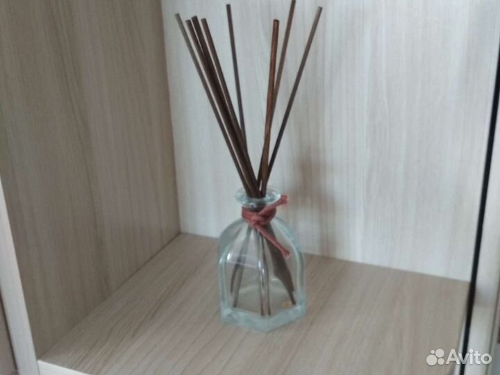 Флакон для аромамасел с палочками