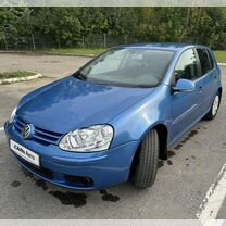 Volkswagen Golf 1.6 MT, 2004, 240 000 км, с пробегом, цена 500 000 руб.