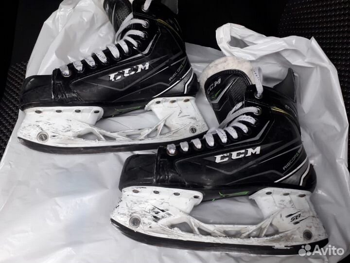 Коньки хоккейные ссм
