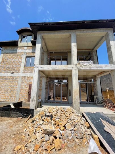 Дом 590 м² на участке 10 сот.