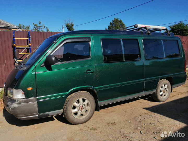 SsangYong Istana 2.9 МТ, 1999, 220 000 км