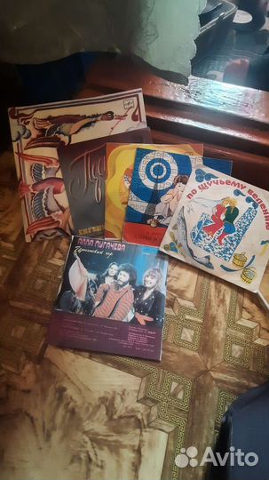 Пластинки разных форматов и Патифон