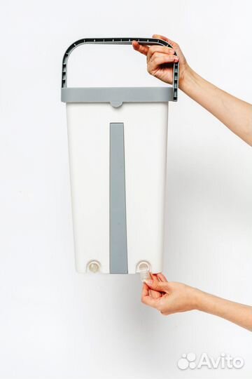 Ведро с отжимом 8 литров + швабра с насадками