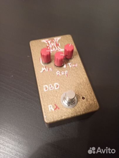 Гитарная педаль delay