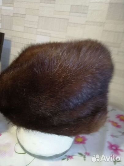 Женские меховые шапки