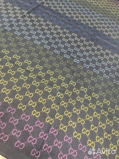 Платок шаль из шерсти и вискозы Gucci синий теплый