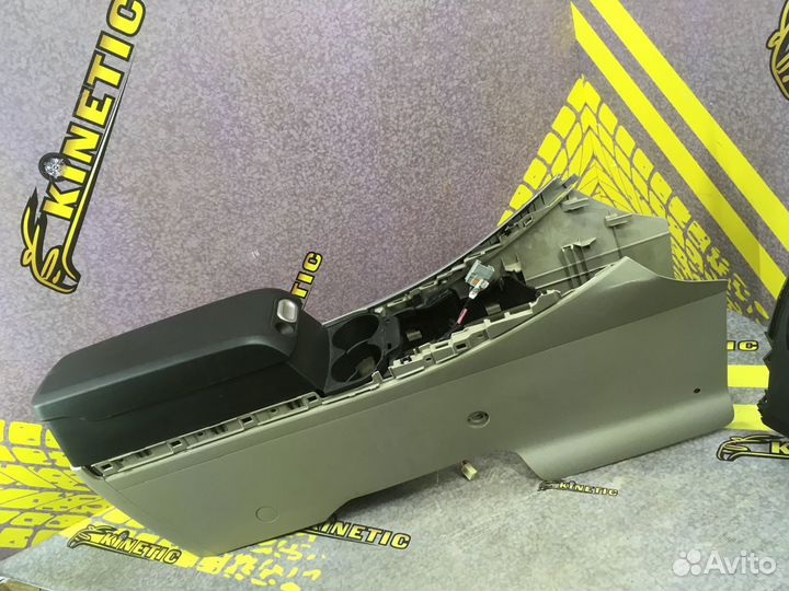 Подлокотник Консоль центральная Mazda CX-7 Мазда