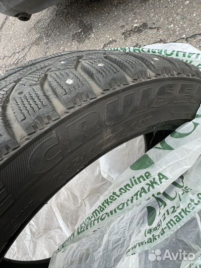 Bridgestone Ice Cruiser 7000S 245/45 R18