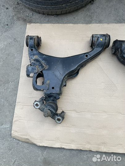 Рычаг передний нижний Lexus LX570